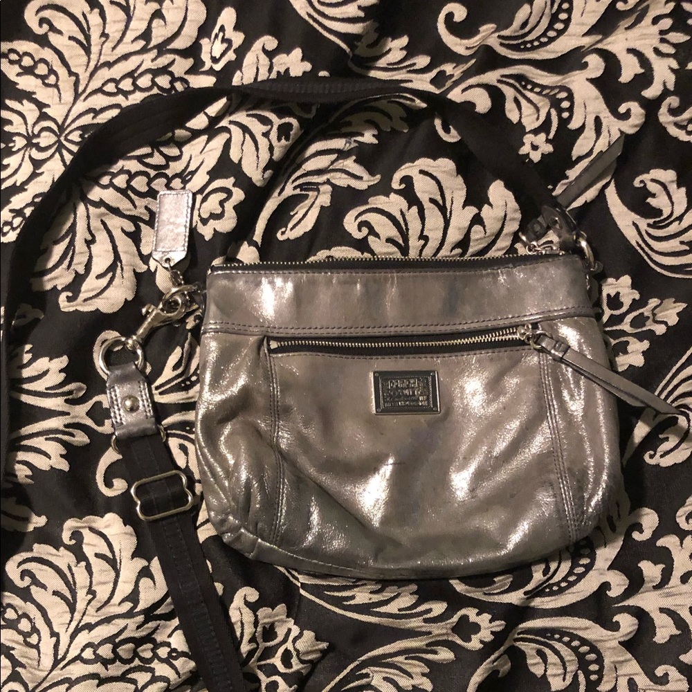 Authentic Coach Poppy crossbody
